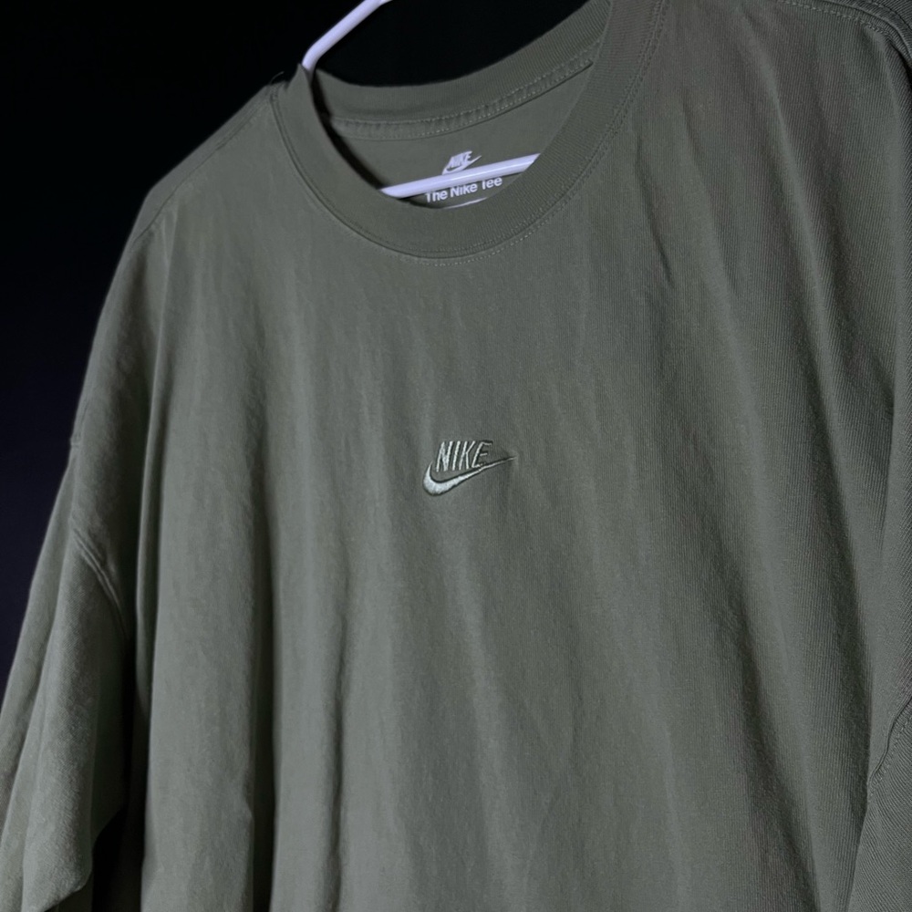 Nike Men's Olive OVERSIZED T-Shirt